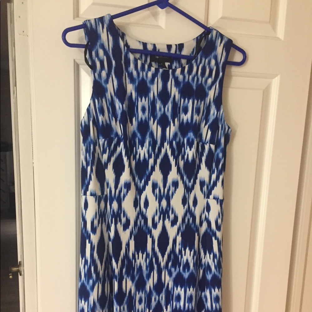 Sleeveless dress - Picture 1 of 3